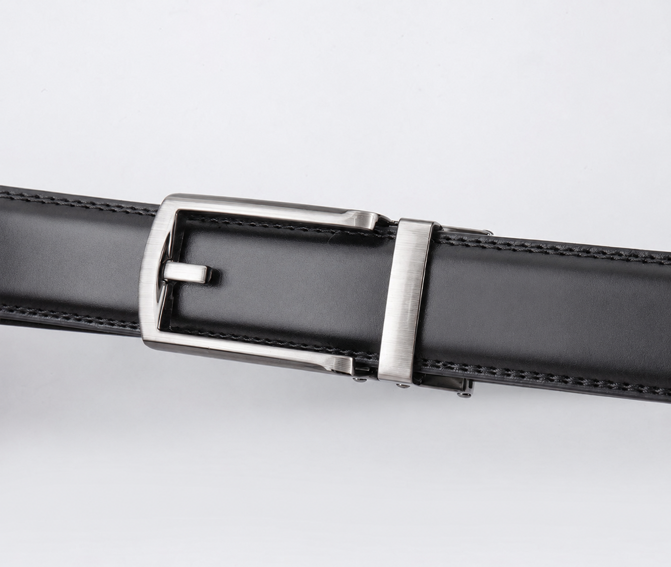 REVELBELT Schnalle mit eingeführtem Gürtel